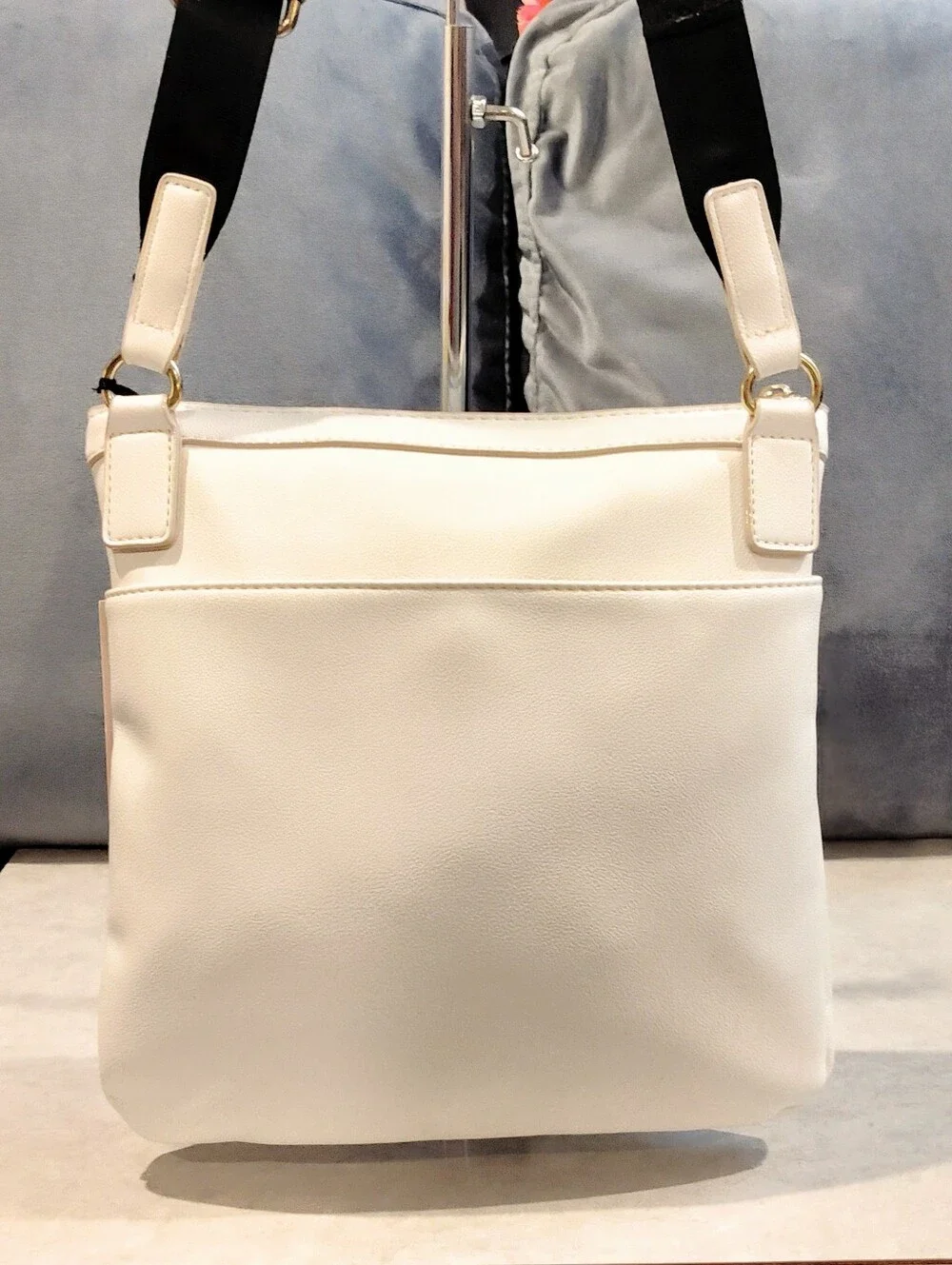 NWT VINTAGE JUICY COUTURE WHITE LEATHER CROSSBODY BAG W/ EMBOSSED BLACK STRAP